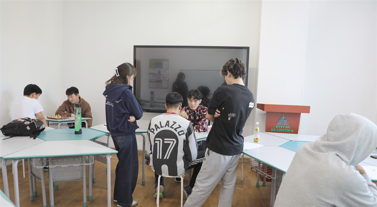 Дотуур байр 25