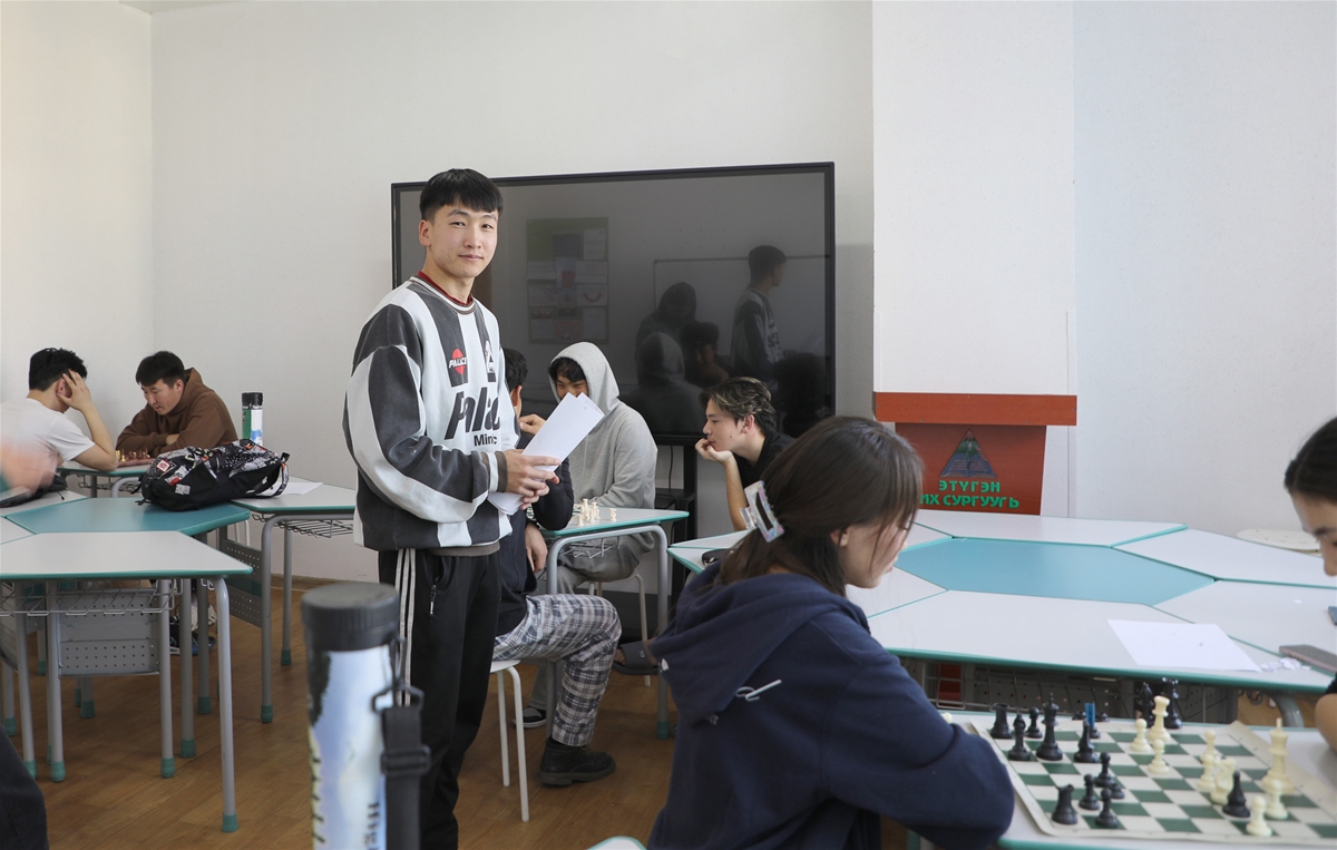 Дотуур байр 25