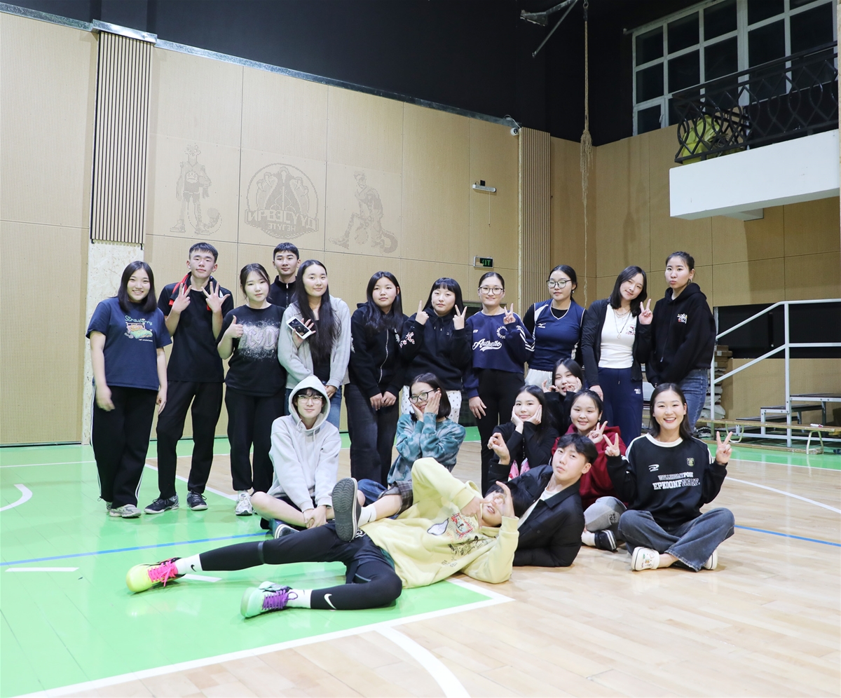 Дотуур байр 25