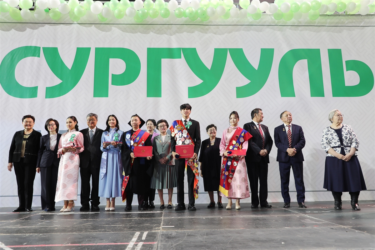 Этүгэн их сургуулийн төгсөлтийн ёслол 59