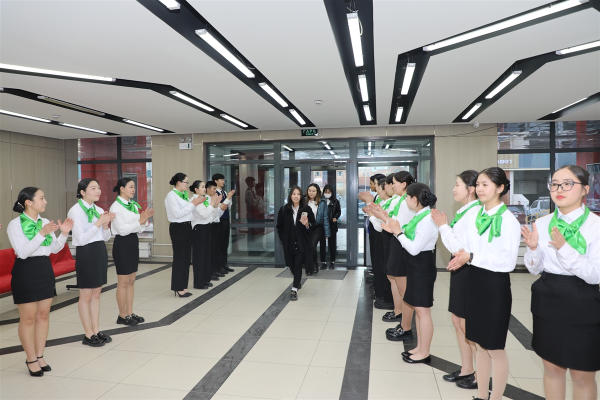 Хүндэтгэлийн лекц 2026 — угтан авах